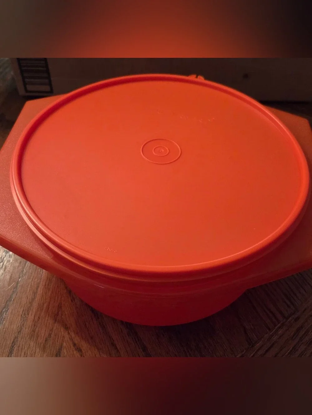 TUPPERWARE LARGE TORTILLA KEEPER